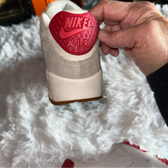 Nike Air Max 90 Strawberry Cheesecake - Picture 2 of 10